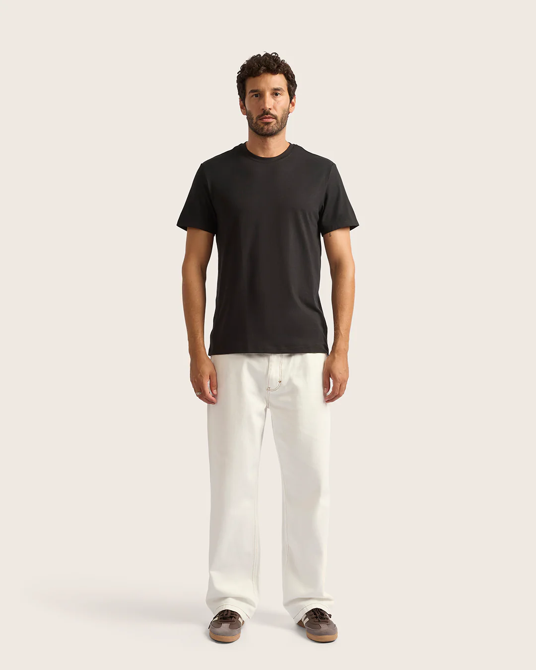 Men's Classic Crew Neck T-Shirt - Black - Image 12