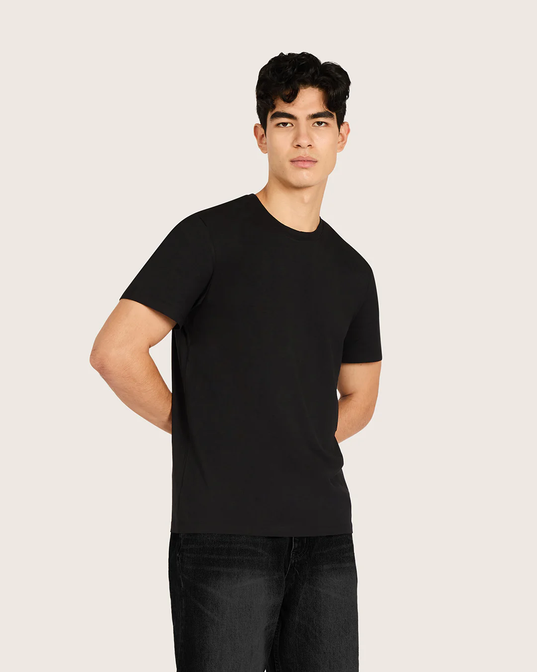 Men's Classic Crew Neck T-Shirt - Black - Image 3