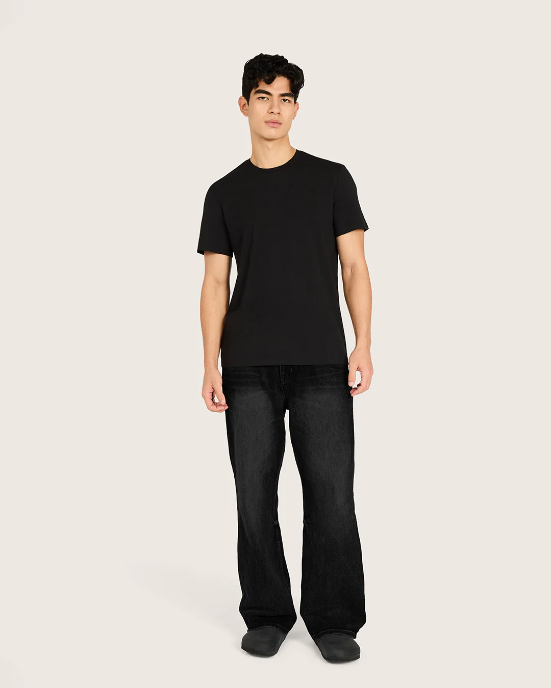 Men's Classic Crew Neck T-Shirt - Black - Image 6