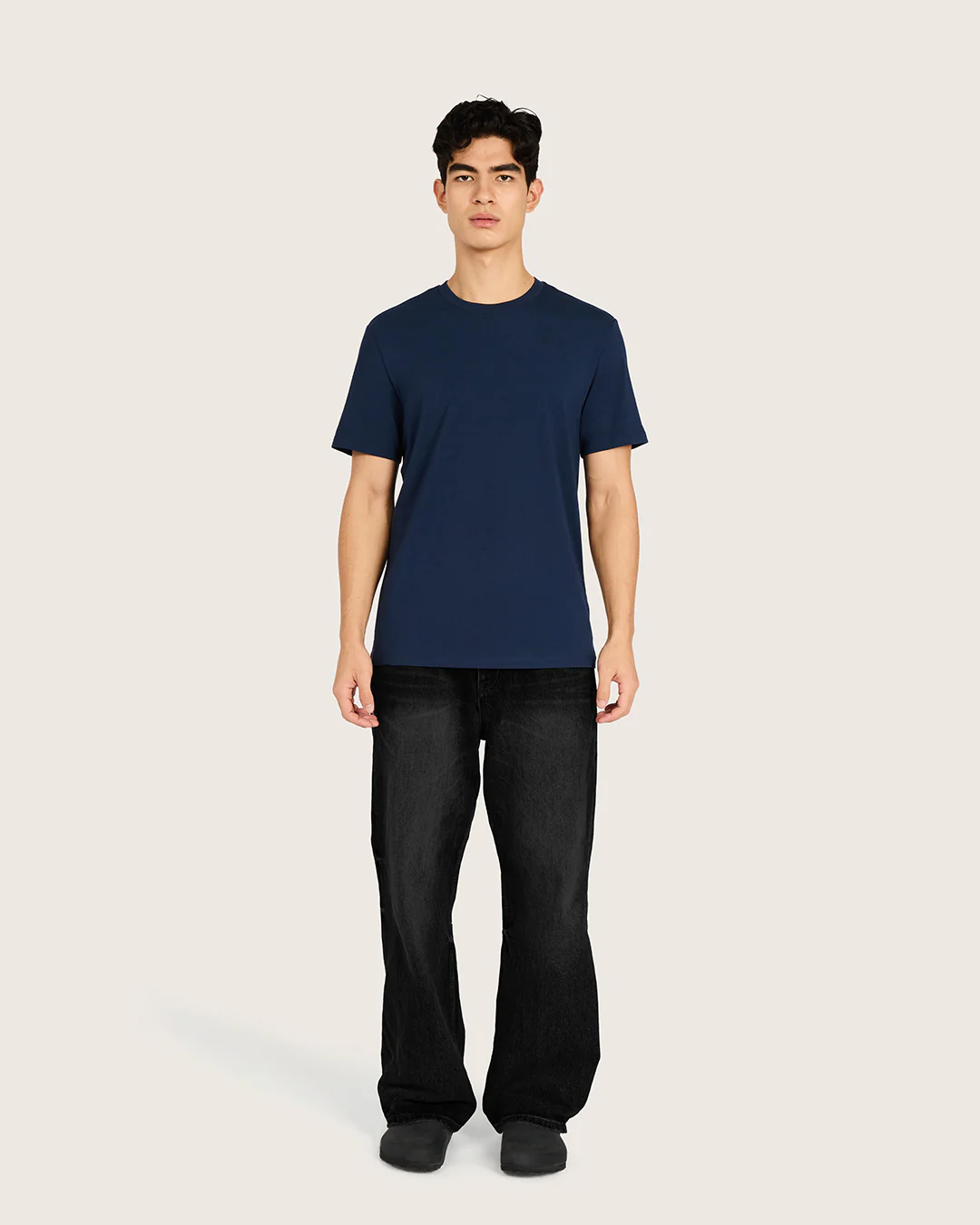 Men's Classic Crew Neck T-Shirt - Navy - Image 6