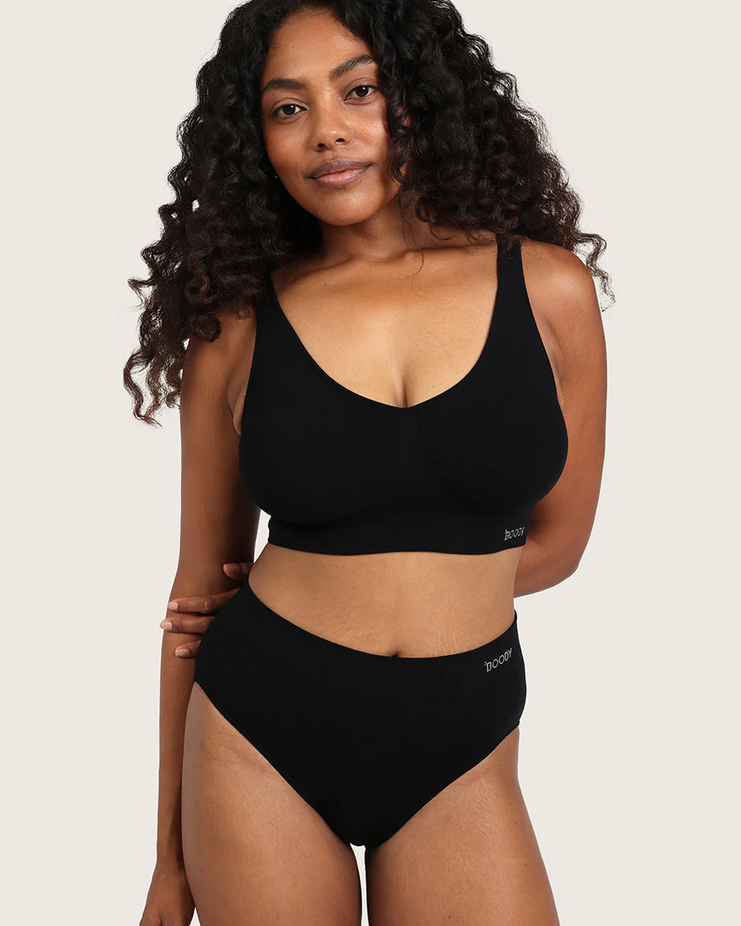 Seamfree Padded Crop Bra - Black - Image 11