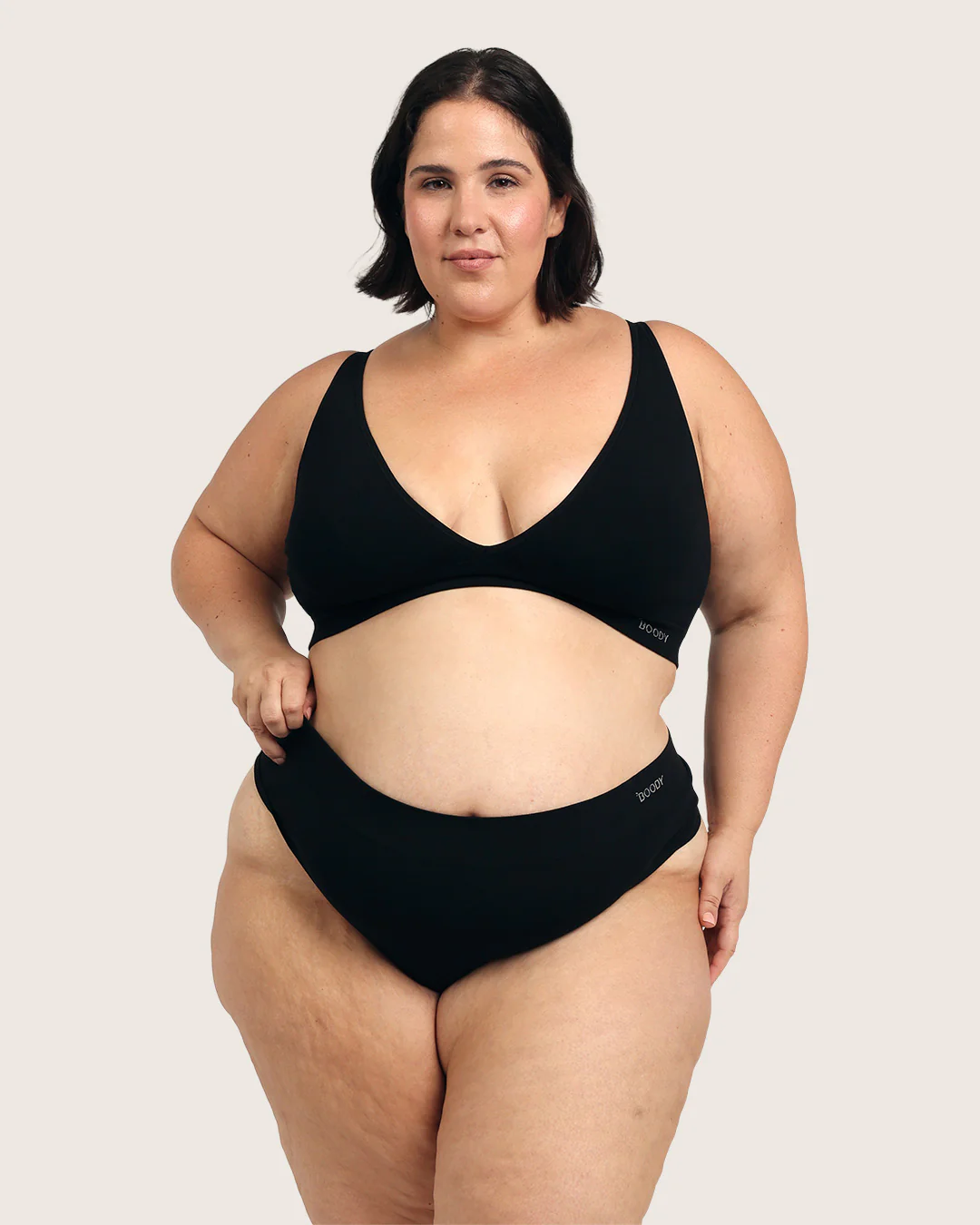 Wireless Plunge Bralette - Black - Image 17